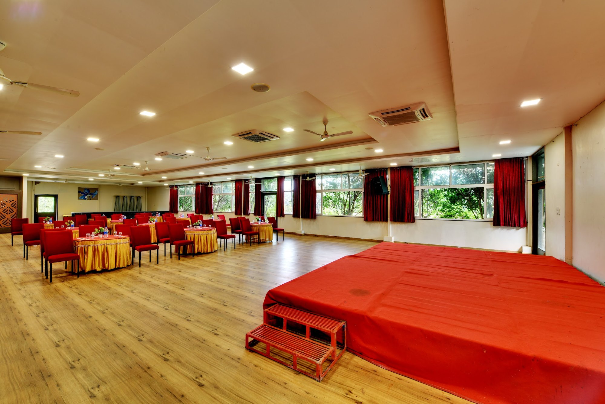 Opera Banquet Hall at Zurich Club & Resort